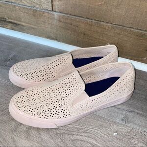 Women's Seaside Perforated Sneaker w8